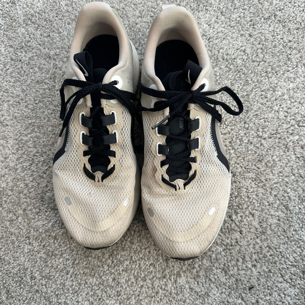 Nike women’s shoes size 7.5